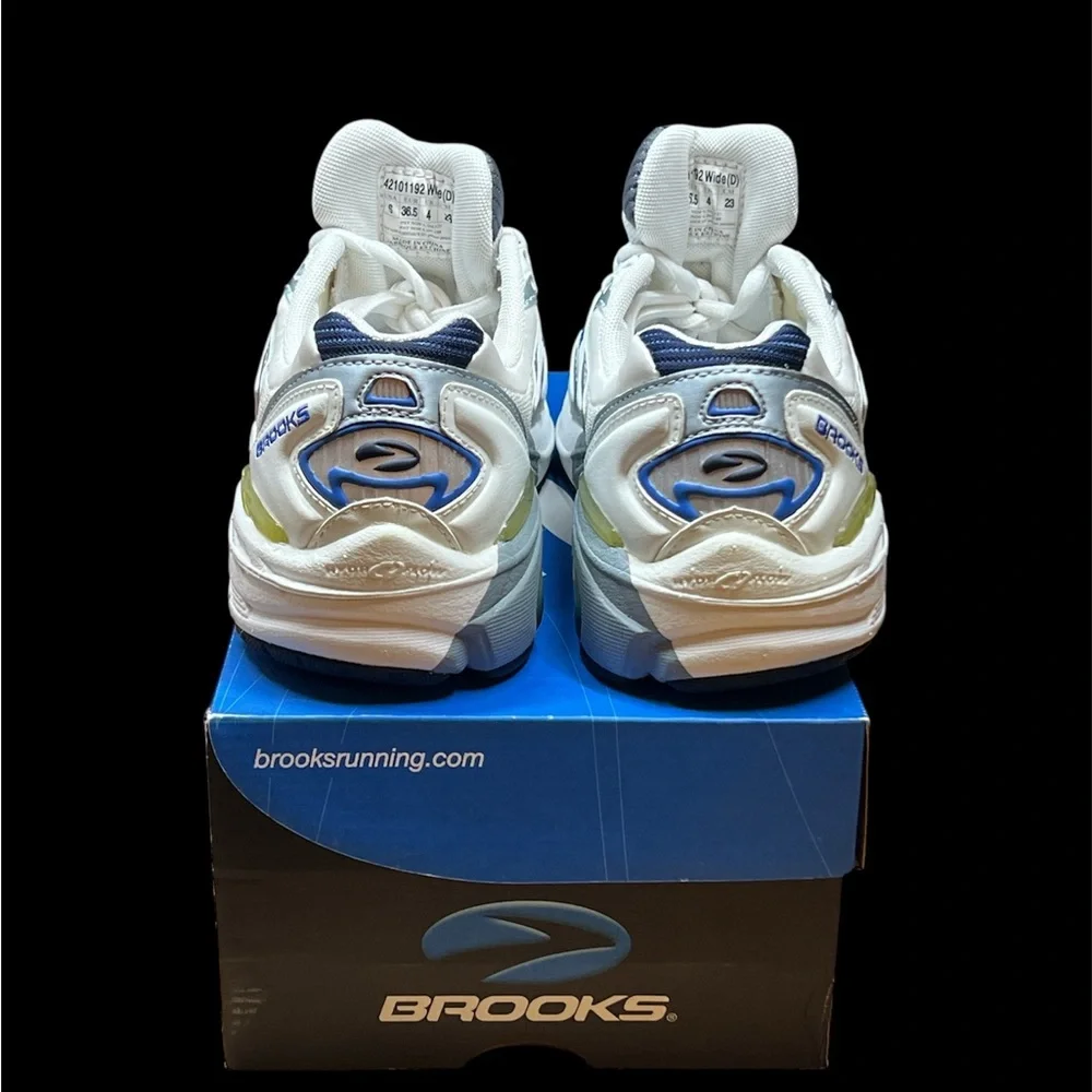 Size 6 WIDE - BROOKS Ariel‎ Women Shoes WHT/PVMT 42101 192